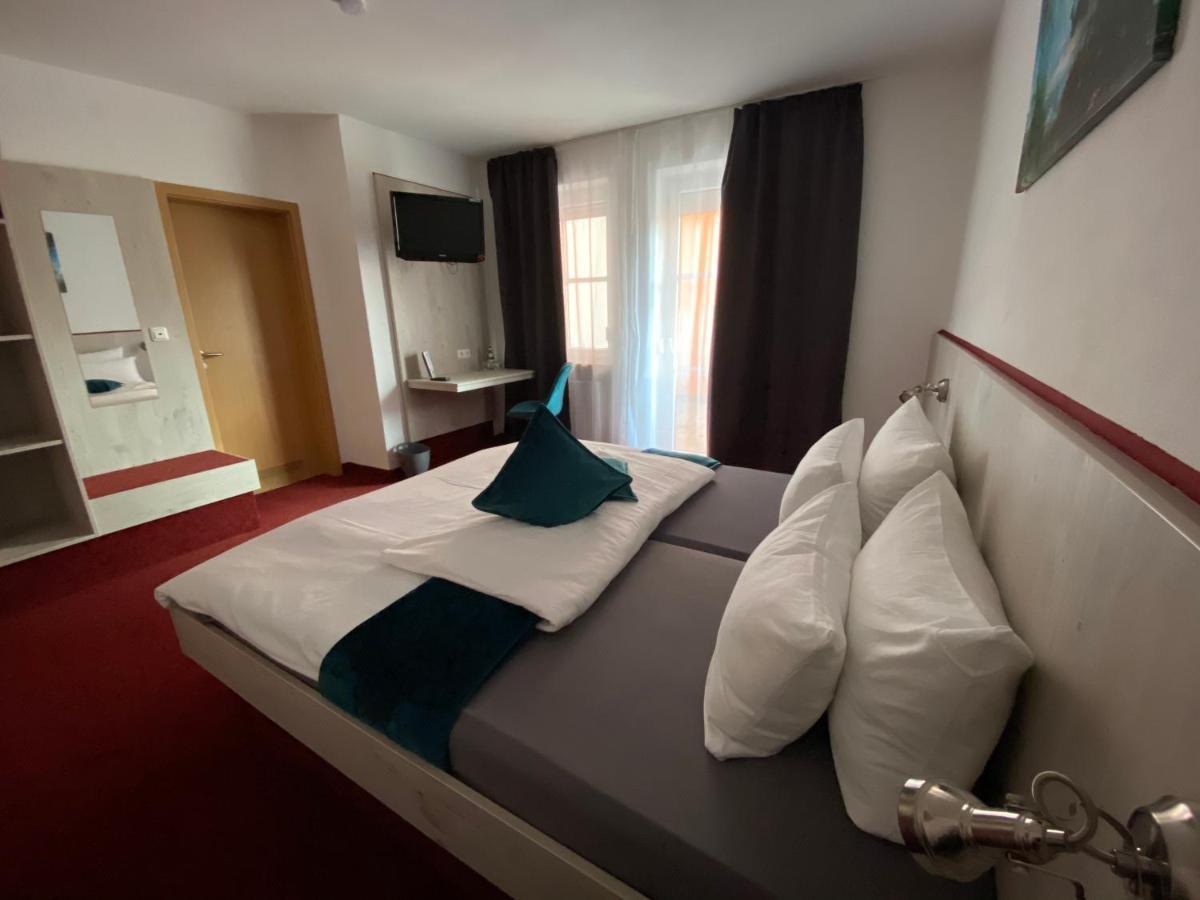 Hotel Wilder Mann Feuchtwangen Exterior photo