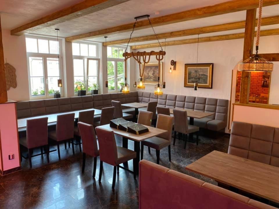 Hotel Wilder Mann Feuchtwangen Exterior photo