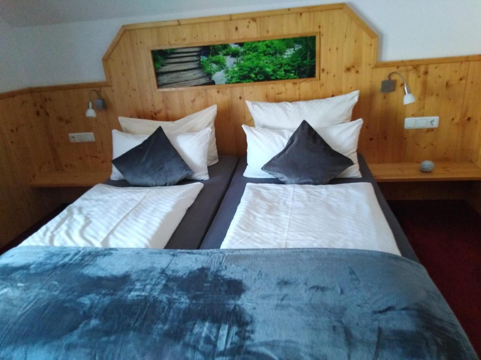 Hotel Wilder Mann Feuchtwangen Exterior photo