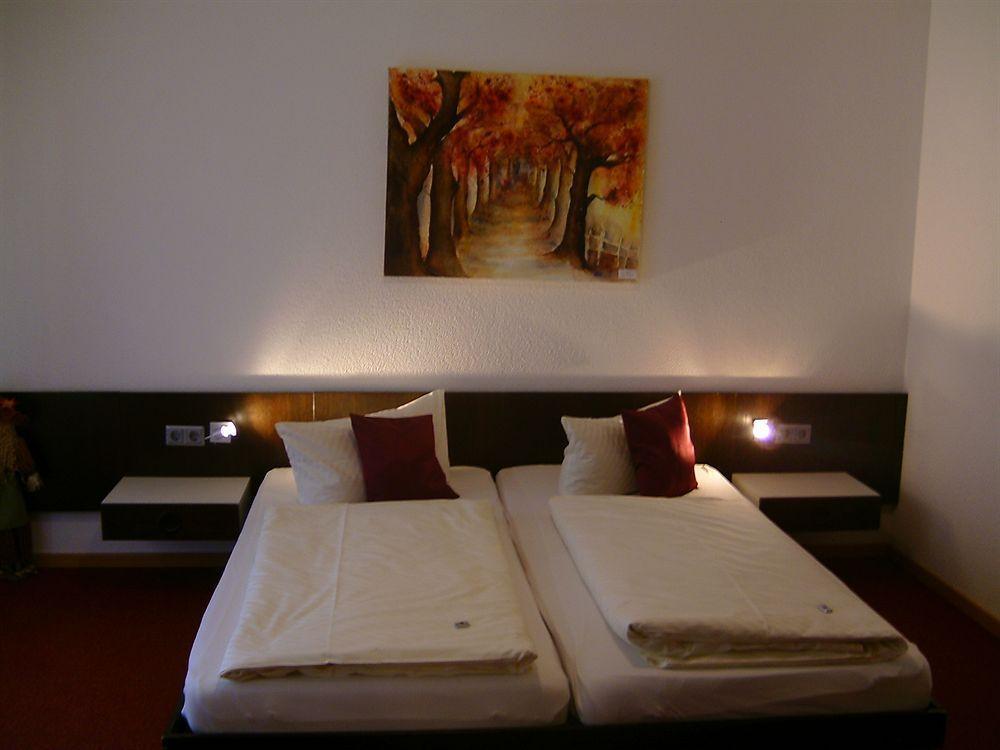 Hotel Wilder Mann Feuchtwangen Exterior photo
